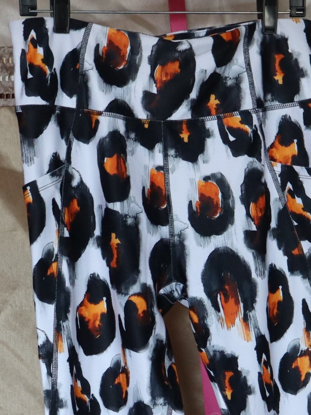 NWTS Nine West Active High-Rise leggings Black/Orange W/ POCKETS - Large